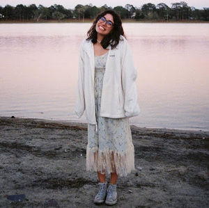 Meet your Posher, Mia sarah